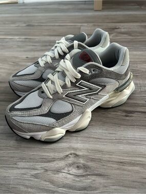 New Balance 9060- men/women size 39.5 grey stone/ never worn!!